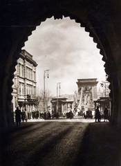 Hungary, Budapest I., a Clark Ádám tér és a Széchenyi Lánchíd az Alagútból nézve., 1931, Jezsuita Levéltár, traffic, street view, genre painting, tunnel, lamp post, Budapest, suspension bridge, William Tierney Clark-design, Fortepan #100314