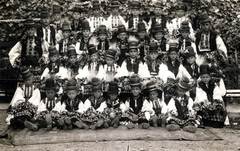 Hungary, Mezőkövesd, fiúk matyó népviseletben., 1944, Jezsuita Levéltár, folk costume, boys, maidenhair, Fortepan #100428