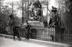 Poland, Warsaw, Lazienkowski Park, III. János lengyel király emlékműve., 1944, Jezsuita Levéltár, monument, soldier, horse sculpture, John III Sobieski-portrayal, Fortepan #100431