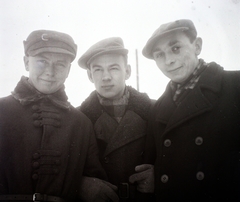 Lengyelország, Skierniewice, 1942, Bogdan Celichowski, dupla soros kabát, hárman, Fortepan #100519