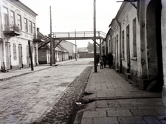 Lengyelország, Skierniewice, Báthory István utca (ulica Stefana Batorego), gyalogos híd a gettóban., 1941, Bogdan Celichowski, Fortepan #100533