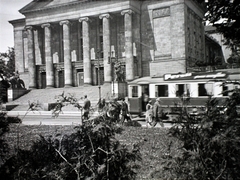 Lengyelország, Poznań, Nagyszínház (Teatr Wielki im. Stanisława Moniuszki) a Mickiewicz parkból nézve., 1939, Bogdan Celichowski, színház, villamos, Persil-márka, neoklasszicizmus, Max Littmann-terv, operaház, Fortepan #100543