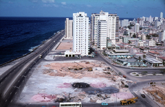 Cuba, Havana, kilátás a Hotel Riviéra-ból, balra a Malecón, jobbra az Avenida Paseo eleje., 1975, Ormos Imre Alapítvány, dr  Dalányi László, colorful, Fortepan #100585