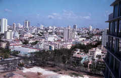 Cuba, Havana, kilátás a Hotel Riviéra-ból, balra előtérben az Avenida Paseo és a Calle 3 kereszteződése., 1975, Ormos Imre Alapítvány, dr  Dalányi László, colorful, Fortepan #100599