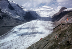 Ausztria, Grossglockner, Pasterze gleccser, előtérben a gleccservasút., 1974, Ormos Imre Alapítvány, dr  Dalányi László, színes, Fortepan #100618