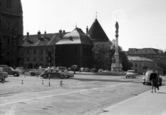 Horvátország, Zágráb, Kaptol, jobbra szemben az ulica Tome Bakača, balra a Nagyboldogasszony, Szent István és Szent László-székesegyház., 1963, Dobóczi Zsolt, Jugoszlávia, Zastava-márka, utcakép, automobil, Volkswagen Bogár, Fortepan #100731