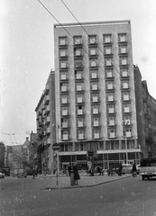 Poland, Warsaw, az ulica Zgoda (balra) és az ulica Szpitalna (jobbra) találkozása az ulica Bracka felől nézve., 1962, Dobóczi Zsolt, street view, automobile, FSO-brand, Fortepan #100736