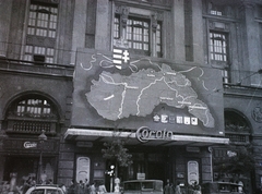 Hungary, Budapest VIII., Blaha Lujza tér, Corvin Áruház., 1940, Dobóczi Zsolt, territorial gain, map, crest, Corvin Store, Budapest, department store, national emblem, Zoltán Reiss-design, Fortepan #100816