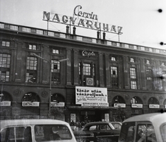 Magyarország, Budapest VIII., Blaha Lujza tér, Corvin Áruház., 1964, Dobóczi Zsolt, Opel Olympia Rekord, Corvin Áruház, Budapest, bevásárlóközpont, Reiss Zoltán-terv, Fortepan #100853