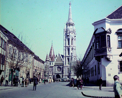 Magyarország, budai Vár, Budapest I., Szentháromság utca az Úri utcától a Mátyás-templom felé nézve., 1970, Erdei Katalin, színes, Budapest, Fortepan #100933