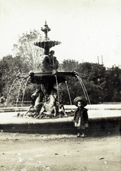 Románia,Erdély, Brassó, Rudolf Park (Parcul Rudolf)., 1911, Gyollai Jánosné, szökőkút, Fortepan #100980