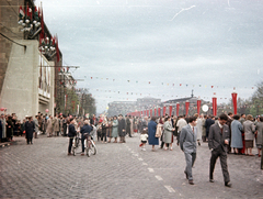 Magyarország, Budapest VI.,Budapest XIV., Ötvenhatosok tere (Felvonulási tér), május 1-i felvonulás., 1959, Kollár Balázs, színes, Budapest, Fortepan #101208