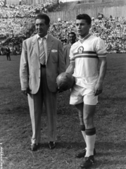 Olaszország, Milánó, San Siro Stadion, Milan - Honvéd 3:2 (1:2) labdarúgó-mérkőzés, mezben Kotász Antal. A felvétel 1955. június 29-én készült., 1955, Kotász Antal, labdarúgás, híres ember, Fortepan #101260