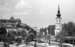 Magyarország, Tabán, Budapest I., Döbrentei tér, a budai Vár és jobbra az Alexandriai Szent Katalin-templom a Hegyalja út felől nézve., 1963, Magyar Pál, Budapest, Fortepan #101294