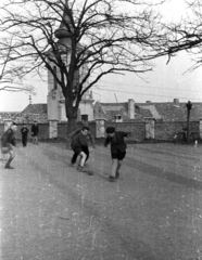 Magyarország, Szentendre, Várdomb, Templom tér. Szemben a Blagovesztenszka görögkeleti templom tornya., 1972, Magyar Pál, Fortepan #101336