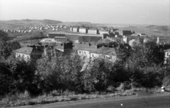 Hungary, Komló, Kökönyös városrész, szemben a bányász legényszálló épületei, előttük az étterem., 1962, Magyar Pál, Fortepan #101390