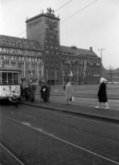 Németország, Lipcse, Augustusplatz (Karl-Marx-Platz), szemben a Kroch magasház., 1963, Magyar Pál, NDK, Fortepan #101399