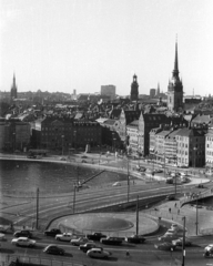 Svédország, Stockholm, kilátás a Katalin-templomból a Kornhamnstorg felé, jobbra a Német templom (Tyska kyrkan) tornya., 1973, Magyar Pál, templom, híd, Fortepan #101425