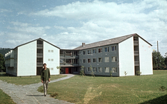 Németország, Freiburg im Breisgau, Kappler Straße 57., Katholisches Studierendenwohnheim Thomas-Morus-Burse., 1965, Magyar Pál, színes, Fortepan #101524