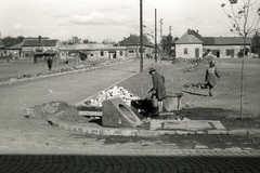 Magyarország, Budapest XVI., Sashalmi tér., 1947, Győző József, Budapest, utcakép, kút, kanna, Fortepan #101646