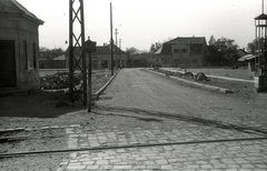 Magyarország, Budapest XVI., Sashalmi tér., 1947, Győző József, Budapest, utcakép, lakóház, villanyoszlop, sínpálya, Fortepan #101649