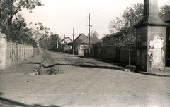 Magyarország, Budapest XVI., Margit utca., 1947, Győző József, Budapest, utcakép, földút, hirdetmény, Fortepan #101653