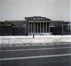 Magyarország, Budapest XIV., Hősök tere, Szépművészeti Múzeum., 1943, Kurutz Márton, tél, hó, múzeum, eklektikus építészet, Budapest, Schickedanz Albert-terv, neoklasszicizmus, Herzog Fülöp Ferenc-terv, Fortepan #10203