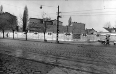 Magyarország, Budapest IV., Árpád út 132., háttérben az Árpád Kórház épületei. A kép forrását kérjük így adja meg: Fortepan / Budapest Főváros Levéltára. Levéltári jelzet: HU_BFL_XV_19_c_11, 1961, Budapest Főváros Levéltára / Városrendezési és Építészeti Osztályának fényképei, A Fővárosi Tanács VB Városrendezési és Építészeti Osztályának, kerékpár, Budapest, Fortepan #102103