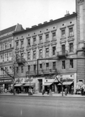 Magyarország, Budapest VII., Erzsébet (Lenin) körút 5. A kép forrását kérjük így adja meg: Fortepan / Budapest Főváros Levéltára. Levéltári jelzet: HU_BFL_XV_19_c_11, 1960, Budapest Főváros Levéltára / Városrendezési és Építészeti Osztályának fényképei, A Fővárosi Tanács VB Városrendezési és Építészeti Osztályának, Budapest, könyvesbolt, papírbolt, Fortepan #102227