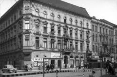 Magyarország, Budapest VII., Erzsébet (Lenin) körút 39., Dob utca sarok, Mátra mozi. A kép forrását kérjük így adja meg: Fortepan / Budapest Főváros Levéltára. Levéltári jelzet: HU_BFL_XV_19_c_11, 1960, Budapest Főváros Levéltára / Városrendezési és Építészeti Osztályának fényképei, A Fővárosi Tanács VB Városrendezési és Építészeti Osztályának, Budapest, Quittner Zsigmond-terv, Fortepan #102242