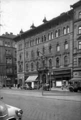 Magyarország, Budapest VI., Teréz körút 41. (Lenin körút 95.), balra a Szondi utca. A kép forrását kérjük így adja meg: Fortepan / Budapest Főváros Levéltára. Levéltári jelzet: HU_BFL_XV_19_c_11, 1960, Budapest Főváros Levéltára / Városrendezési és Építészeti Osztályának fényképei, A Fővárosi Tanács VB Városrendezési és Építészeti Osztályának, Budapest, tricikli, cukrászda, Fortepan #102266