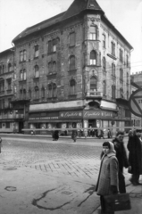 Magyarország, Budapest VII., Murányi utca - Thököly út kereszteződése, szemben 9. számú ház. A kép forrását kérjük így adja meg: Fortepan / Budapest Főváros Levéltára. Levéltári jelzet: HU_BFL_XV_19_c_11, 1961, Budapest Főváros Levéltára / Városrendezési és Építészeti Osztályának fényképei, A Fővárosi Tanács VB Városrendezési és Építészeti Osztályának, Budapest, Fortepan #102279