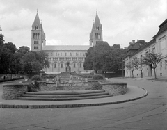 Magyarország, Pécs, Szent Péter- és Szent Pál-székesegyház., 1950, Kurutz Márton, szobor, Bazilika, katolikus, neoromán építészet, székesegyház, Szepesy Ignác-ábrázolás, Fortepan #10229