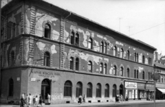 Magyarország, Budapest VII., Thököly út 22., balra a Hernád utca. A kép forrását kérjük így adja meg: Fortepan / Budapest Főváros Levéltára. Levéltári jelzet: HU_BFL_XV_19_c_11, 1961, Budapest Főváros Levéltára / Városrendezési és Építészeti Osztályának fényképei, A Fővárosi Tanács VB Városrendezési és Építészeti Osztályának, Budapest, Fortepan #102301