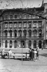 Magyarország, Budapest VIII., II. János Pál pápa (Köztársaság) tér 12. A kép forrását kérjük így adja meg: Fortepan / Budapest Főváros Levéltára. Levéltári jelzet: HU_BFL_XV_19_c_11, 1961, Budapest Főváros Levéltára / Városrendezési és Építészeti Osztályának fényképei, A Fővárosi Tanács VB Városrendezési és Építészeti Osztályának, Budapest, Fortepan #102459