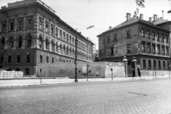 Magyarország, Budapest VIII., Üllői út, balra a Ludovika (Kun Béla) tér. A kép forrását kérjük így adja meg: Fortepan / Budapest Főváros Levéltára. Levéltári jelzet: HU_BFL_XV_19_c_11, 1961, Budapest Főváros Levéltára / Városrendezési és Építészeti Osztályának fényképei, A Fővárosi Tanács VB Városrendezési és Építészeti Osztályának, Budapest, Fortepan #102534