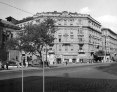 Magyarország, Budapest XIII., Szent István körút 16. Tanács mozi. A kép forrását kérjük így adja meg: Fortepan / Budapest Főváros Levéltára. Levéltári jelzet: HU_BFL_XV_19_c_11, 1960, Budapest Főváros Levéltára / Városrendezési és Építészeti Osztályának fényképei, A Fővárosi Tanács VB Városrendezési és Építészeti Osztályának, eszpresszó, étterem, mozi, Budapest, sínpálya, Fortepan #102599