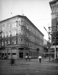 Hungary, Budapest V., Szent István körút, szemben a Nagy Ignác utca. A kép forrását kérjük így adja meg: Fortepan / Budapest Főváros Levéltára. Levéltári jelzet: HU_BFL_XV_19_c_11, 1960, Budapest Főváros Levéltára / Városrendezési és Építészeti Osztályának fényképei, A Fővárosi Tanács VB Városrendezési és Építészeti Osztályának, Budapest, enclosed balcony, cornerhouse, Fortepan #102626