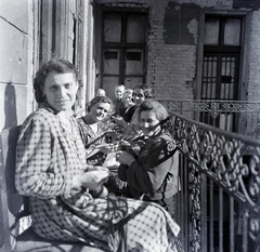 Hungary, Budapest VII., Rottenbiller utca 3., 1943, Kurutz Márton, courtyard balcony, handcraft, Budapest, Fortepan #10277