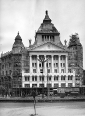 Hungary, Budapest V.,Budapest VI., Deák Ferenc tér, Anker-ház. A kép forrását kérjük így adja meg: Fortepan / Budapest Főváros Levéltára. Levéltári jelzet: HU_BFL_XV_19_c_11, 1960, Budapest Főváros Levéltára / Városrendezési és Építészeti Osztályának fényképei, A Fővárosi Tanács VB Városrendezési és Építészeti Osztályának, Ignác Alpár-design, palace, eclectic architecture, Budapest, arms and hunter store, Fortepan #102852