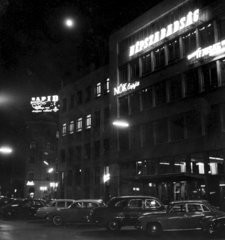 Magyarország, Budapest VIII., Blaha Lujza tér, Népszabadság székház. A kép forrását kérjük így adja meg: Fortepan / Budapest Főváros Levéltára. Levéltári jelzet: HU_BFL_XV_19_c_11, 1964, Budapest Főváros Levéltára / Városrendezési és Építészeti Osztályának fényképei, A Fővárosi Tanács VB Városrendezési és Építészeti Osztályának, Budapest, Fortepan #102856