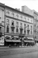 Hungary, Budapest VII., Erzsébet (Lenin) körút 4. A kép forrását kérjük így adja meg: Fortepan / Budapest Főváros Levéltára. Levéltári jelzet: HU_BFL_XV_19_c_11, 1960, Budapest Főváros Levéltára / Városrendezési és Építészeti Osztályának fényképei, A Fővárosi Tanács VB Városrendezési és Építészeti Osztályának, Budapest, public toilet, shader, architectural ornament, Fortepan #102953