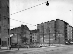 Magyarország, Budapest II., Margit körút (Mártírok útja), szemben a Fekete Sas utca. A kép forrását kérjük így adja meg: Fortepan / Budapest Főváros Levéltára. Levéltári jelzet: HU_BFL_XV_19_c_11, 1957, Budapest Főváros Levéltára / Városrendezési és Építészeti Osztályának fényképei, A Fővárosi Tanács VB Városrendezési és Építészeti Osztályának, Budapest, utcanévtábla, tűzfal, Fortepan #103001