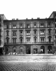 Magyarország, Budapest IX., Üllői út 69. A kép forrását kérjük így adja meg: Fortepan / Budapest Főváros Levéltára. Levéltári jelzet: HU_BFL_XV_19_c_11, 1958, Budapest Főváros Levéltára / Városrendezési és Építészeti Osztályának fényképei, A Fővárosi Tanács VB Városrendezési és Építészeti Osztályának, Budapest, órás, kváderkő, Fortepan #103108