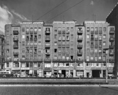 Magyarország, Budapest VII., Károly (Tanács) körút 25., 23., 21., balra a Király (Majakovszkij) utca. A kép forrását kérjük így adja meg: Fortepan / Budapest Főváros Levéltára. Levéltári jelzet: HU_BFL_XV_19_c_11, 1959, Budapest Főváros Levéltára / Városrendezési és Építészeti Osztályának fényképei, A Fővárosi Tanács VB Városrendezési és Építészeti Osztályának, Budapest, Fortepan #103253