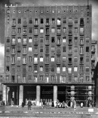 Magyarország, Budapest VII., Károly (Tanács) körút 13-15., balra a Madách Imre tér. A kép forrását kérjük így adja meg: Fortepan / Budapest Főváros Levéltára. Levéltári jelzet: HU_BFL_XV_19_c_11, 1959, Budapest Főváros Levéltára / Városrendezési és Építészeti Osztályának fényképei, A Fővárosi Tanács VB Városrendezési és Építészeti Osztályának, Budapest, Wälder Gyula-terv, Fortepan #103254