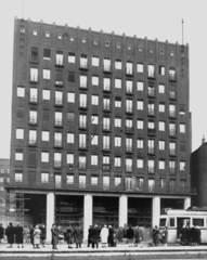 Magyarország, Budapest VII., Károly (Tanács) körút 13-15., balra a Madách Imre tér. A kép forrását kérjük így adja meg: Fortepan / Budapest Főváros Levéltára. Levéltári jelzet: HU_BFL_XV_19_c_11, 1959, Budapest Főváros Levéltára / Városrendezési és Építészeti Osztályának fényképei, A Fővárosi Tanács VB Városrendezési és Építészeti Osztályának, Budapest, Wälder Gyula-terv, Fortepan #103256