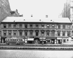 Magyarország, Budapest VII., Károly (Tanács) körút 7. A kép forrását kérjük így adja meg: Fortepan / Budapest Főváros Levéltára. Levéltári jelzet: HU_BFL_XV_19_c_11, 1959, Budapest Főváros Levéltára / Városrendezési és Építészeti Osztályának fényképei, A Fővárosi Tanács VB Városrendezési és Építészeti Osztályának, Budapest, Fortepan #103257