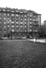 Magyarország, Budapest II., Bem József tér 4., a Külügyminisztérium épülete. Jobbra a Fő utca. A kép forrását kérjük így adja meg: Fortepan / Budapest Főváros Levéltára. Levéltári jelzet: HU_BFL_XV_19_c_11, 1959, Budapest Főváros Levéltára / Városrendezési és Építészeti Osztályának fényképei, A Fővárosi Tanács VB Városrendezési és Építészeti Osztályának, Budapest, Fortepan #103291