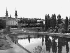 Magyarország, Budapest XI., Feneketlen-tó, szemben a Szent Imre-templom. A kép forrását kérjük így adja meg: Fortepan / Budapest Főváros Levéltára. Levéltári jelzet: HU_BFL_XV_19_c_11, 1960, Budapest Főváros Levéltára / Városrendezési és Építészeti Osztályának fényképei, A Fővárosi Tanács VB Városrendezési és Építészeti Osztályának, Budapest, pihenőhely, tükröződés, vízpart, Fortepan #103367